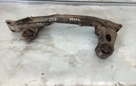 Nissan X-Trail T30 Front subframe