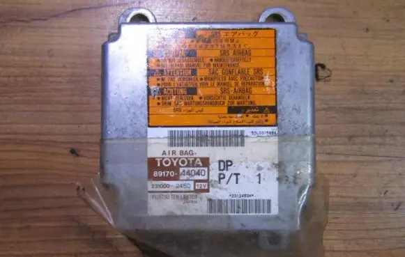 Toyota Avensis Verso Airbag control unit/module 8917044040 231000-2450
