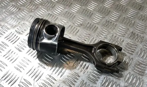 Volvo XC70 Piston with connecting rod