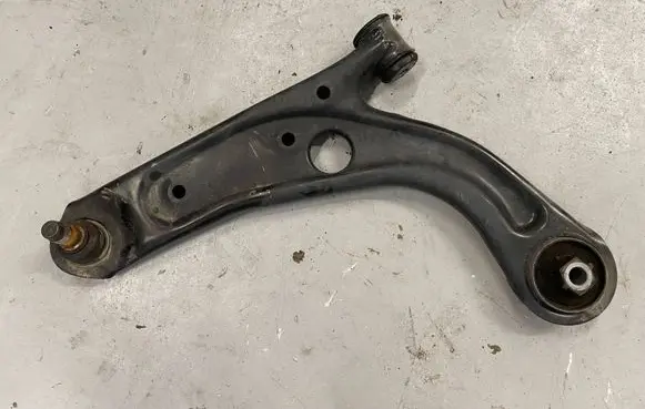 Lancia Ypsilon Front lower control arm/wishbone 00520139620