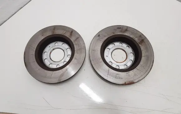 Volkswagen Golf VII Rear brake disc