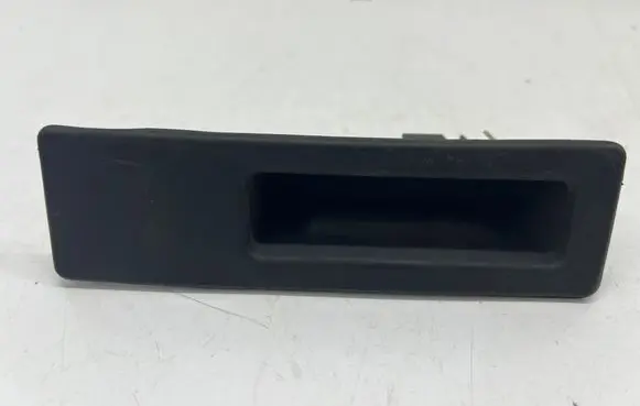 BMW 4 F36 Gran coupe Tailgate opening switch 7368752