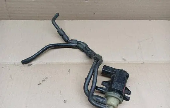 Volkswagen Tiguan Turbo solenoid valve 1K0906627B 30801 4011464A