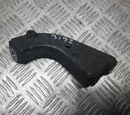 Engine mounting bracket