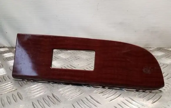 Jeep Grand Cherokee (WK) Front door window switch trim X35008703