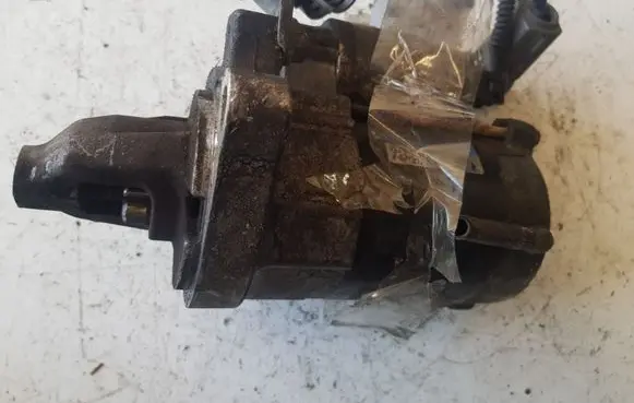 Toyota Yaris Starter motor 2810040070