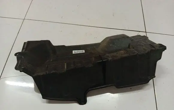 Suzuki Swift I Engine splash shield/under tray