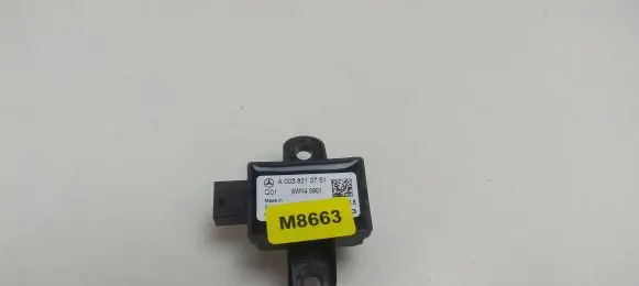 Mercedes-Benz S W221 Airbag deployment crash/impact sensor A0038212751 M8663