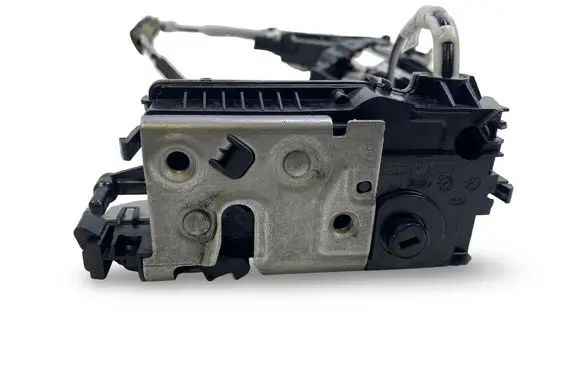 Peugeot 208 I Rear door lock 98125001380