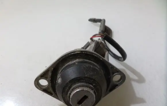 BMW 5 E39 Tailgate exterior lock 8363999 26127