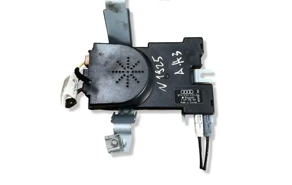 Audi A3 S3 A3 Sportback 8P Aerial antenna filter 8P4035225D