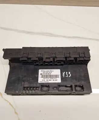Mercedes-Benz C W203 Fuse module 2035451801