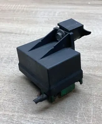 Peugeot 406 Glow plug pre-heat relay 9619039780