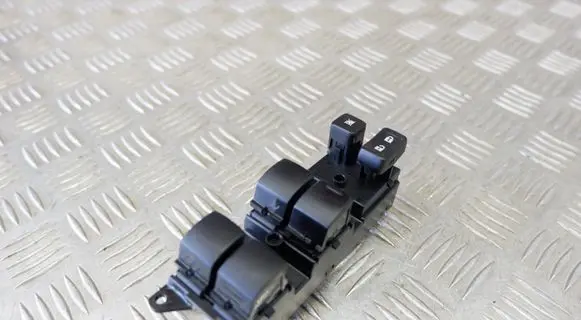 Mitsubishi Outlander Electric window control switch 8608A248