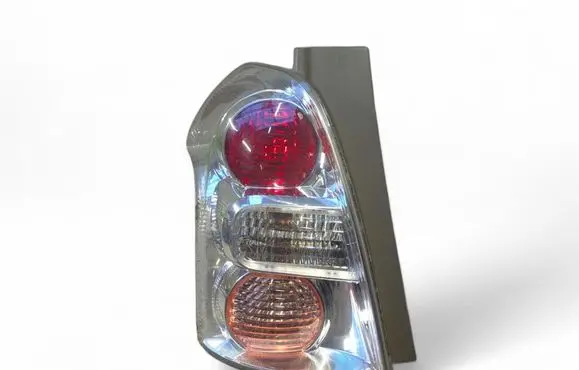 Toyota Corolla Verso AR10 Rear/tail lights 81560-0F050