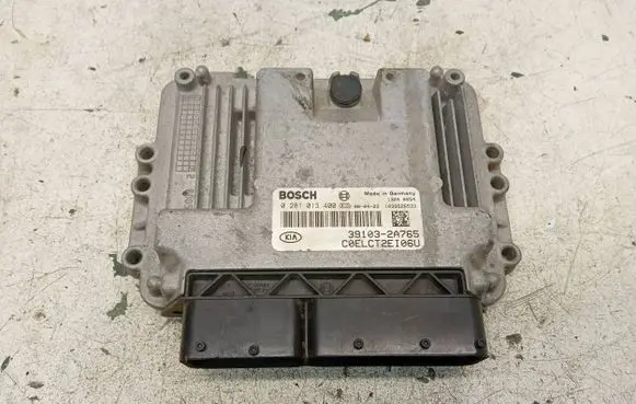 KIA Ceed Engine control unit/module 391032A765 1039S26533 0281013400