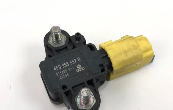 Audi A6 S6 C6 4F Airbag deployment crash/impact sensor 4F0955557B