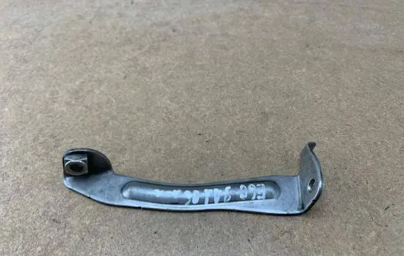 BMW 5 E60 E61 Muffler mount bracket/holder 18207795983 7795983