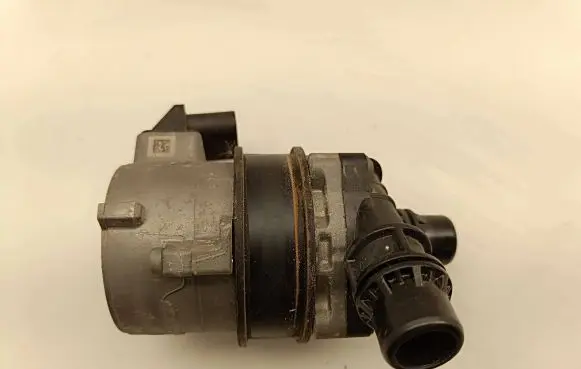Chrysler Pacifica Water pump 68237841AA 66252 705810050