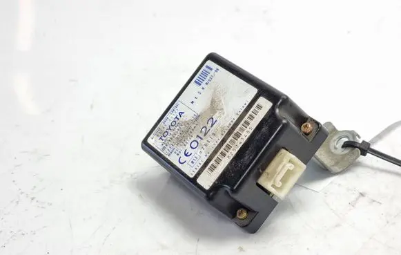 Toyota Yaris Door central lock control unit/module 