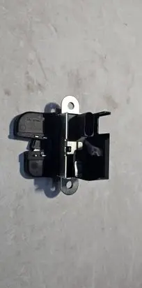 Volkswagen Golf V Tailgate lock latch 1K6827505E