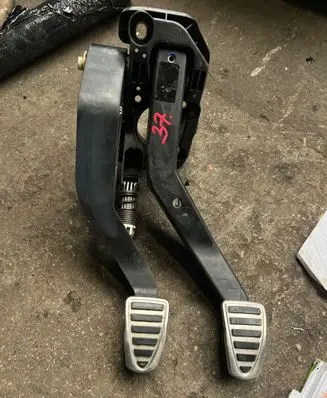 Alfa Romeo Giulia Clutch pedal 00505440930