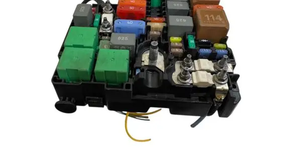 Peugeot Partner Fuse module 9804848580