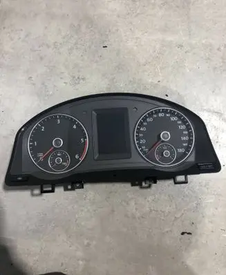 Volkswagen Scirocco Speedometer (instrument cluster) 1K8920973A