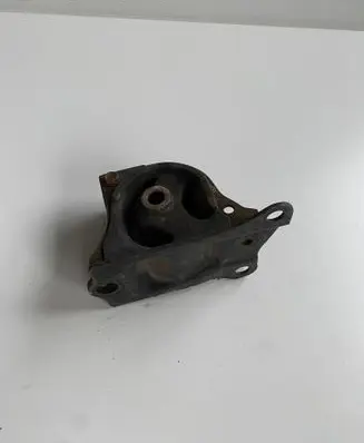 Honda Prelude Engine mount bracket