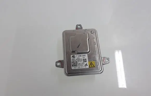 BMW X5 F15 Headlight ballast module Xenon 7296090