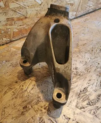 Audi A4 S4 B8 8K Engine mounting bracket 8K0199307BM