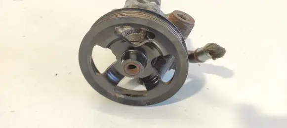 Toyota Avensis T250 Power steering pump
