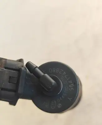 Peugeot 406 Fuel injector 0445110076 9641742880