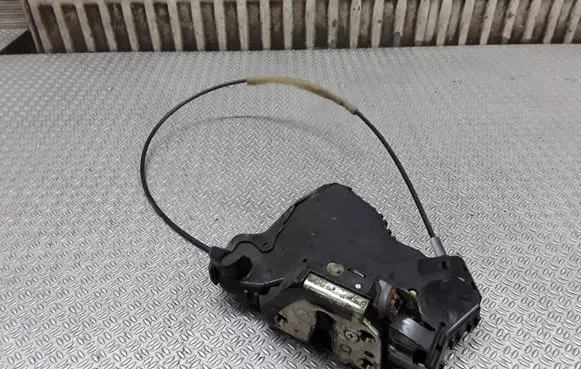Toyota Corolla E120 E130 Front door lock 