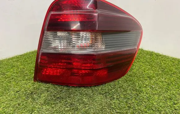 Mercedes-Benz ML W164 Rear/tail lights 404122r