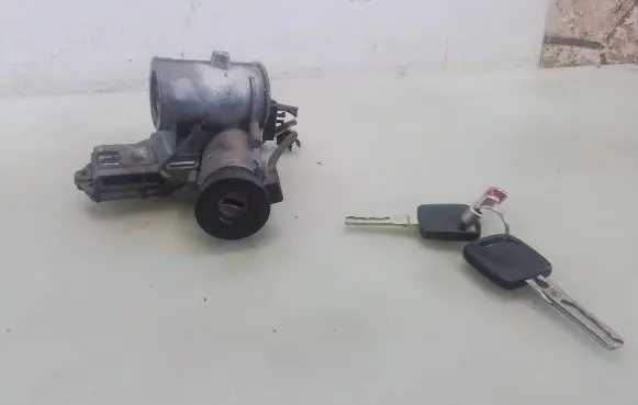 Volkswagen Sharan Ignition lock P012106