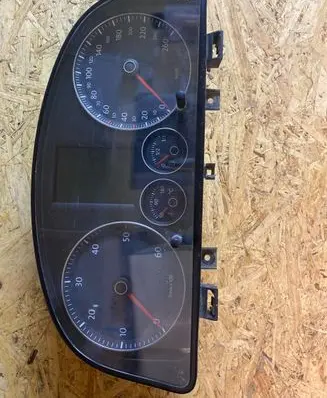 Volkswagen Touran I Speedometer (instrument cluster) 1T0920874A V0002000