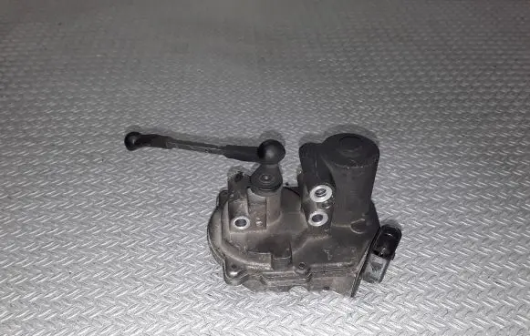 Volkswagen Phaeton Intake manifold valve actuator/motor 059129086D