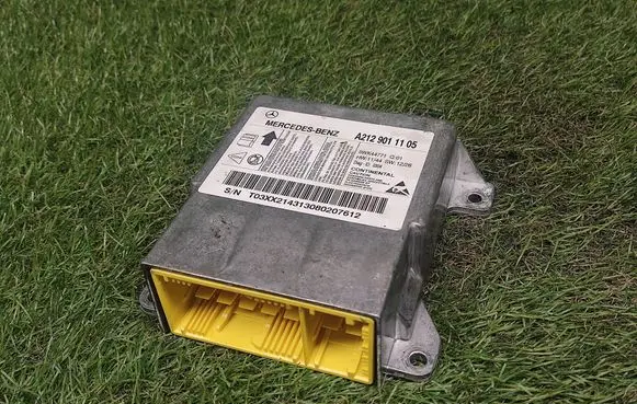 Mercedes-Benz E W212 Airbag control unit/module A2129011105 5WK44771