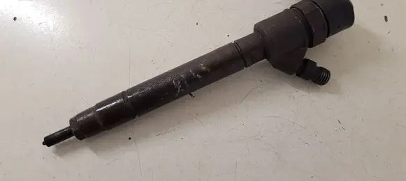 Volvo S80 Fuel injector 30777526