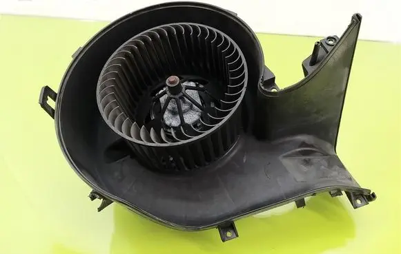 Opel Vectra C Heater fan/blower 985852T