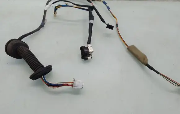 Toyota Prius (NHW20) Rear door wiring loom 8215347070B