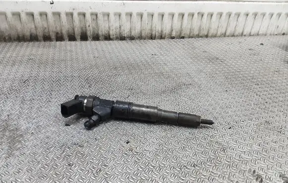 BMW 5 E60 E61 Fuel injector 7789661