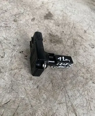Toyota Corolla E120 E130 Mass air flow meter 2220427010