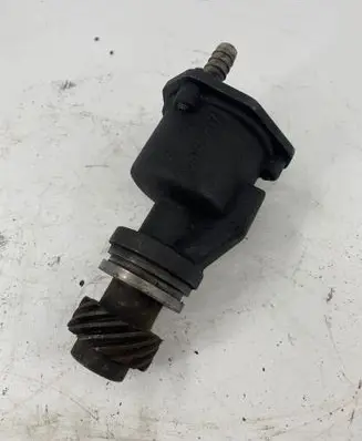 Volkswagen Golf III Vacuum pump 068145207