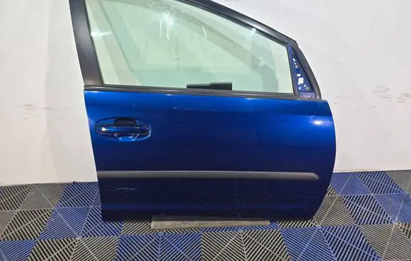 Toyota Prius (XW20) Front door 