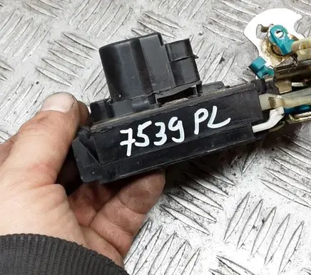 Chevrolet Lacetti Front door lock 4E18