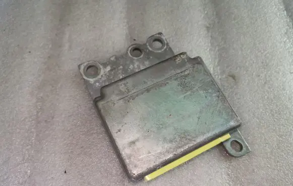 Nissan X-Trail T30 Airbag control unit/module 285569H400