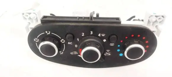 Dacia Sandero Climate control unit A42303400