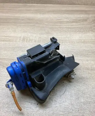 Audi A4 S4 B5 8D Rear door lock 8D0839015A LEFTSIDE